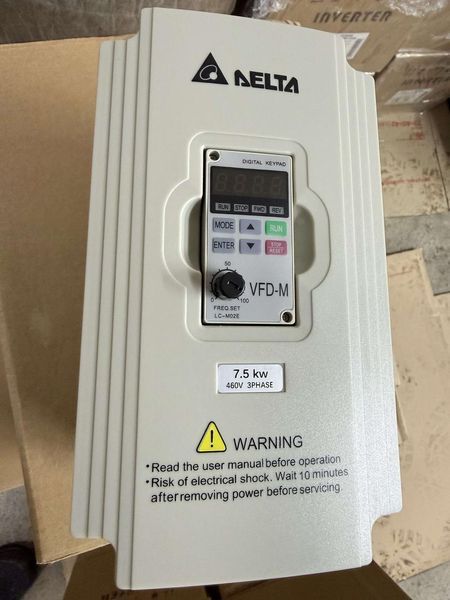 Перетворювач частоти Delta VFD-M 7,5 кВт 380В 17А 400Гц векторний ДМ7,5-380 фото