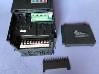 Перетворювач частоти (частотник) 5,5 кВт 220В / 380В 13А векторний 500Гц промисловий F5,5-220-380 фото